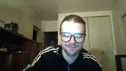 Snapshot of stockingsnfeet chatting on December 16, 12:26 am stockingsnfeet online show from December 16, 12:26 am