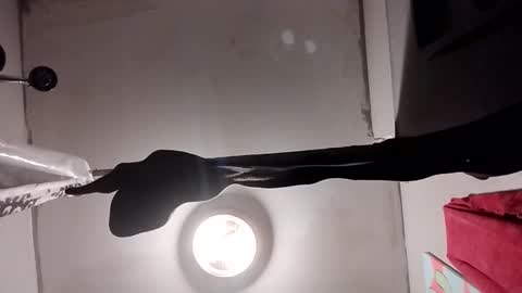 Snapshot of stokely571996 chatting on December 4, 11:41 am Oval2022 online show from December 4, 11:41 am