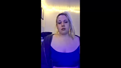 Snapshot of stoned2dabones666 chatting on April 5, 11:29 am Haily online show from April 5, 11:29 am