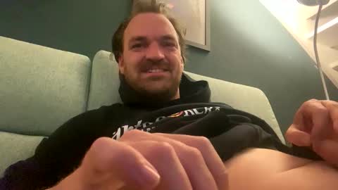 Snapshot of stonednboner chatting on May 17, 12:19 am Stonerboner online show from May 17, 12:19 am