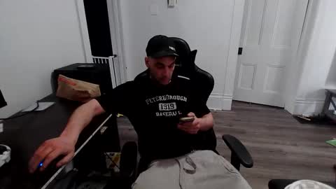 stonedpanda77 online show from May 3, 11:00 pm