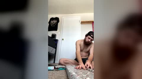 Snapshot of stoner228087 chatting on December 14, 4:01 pm stoner228087 online show from December 14, 4:01 pm