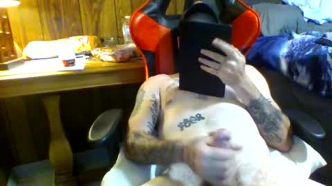 Snapshot of stoner4lyfe420 chatting on June 16, 8:33 pm stoner4lyfe420 online show from June 16, 8:33 pm