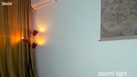 Snapshot of stormi_light chatting on October 24, 7:43 pm Stormi online show from October 24, 7:43 pm