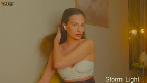 Snapshot of stormi_light chatting on May 13, 8:16 pm Stormi online show from May 13, 8:16 pm