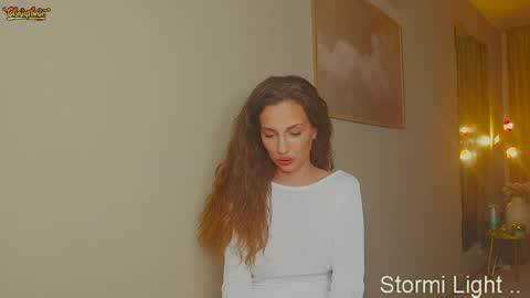Snapshot of stormi_light chatting on June 8, 7:47 pm Stormi online show from June 8, 7:47 pm