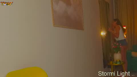 Snapshot of stormi_light chatting on June 15, 7:49 pm Stormi online show from June 15, 7:49 pm