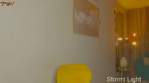 Snapshot of stormi_light chatting on July 22, 8:11 pm Stormi online show from July 22, 8:11 pm