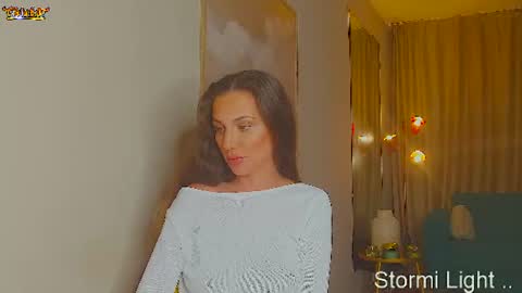 Snapshot of stormi_light chatting on July 23, 8:29 pm Stormi online show from July 23, 8:29 pm