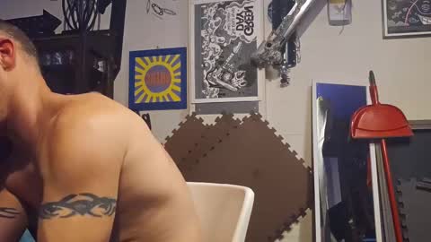 Str8 online show from February 10, 8:00 pm