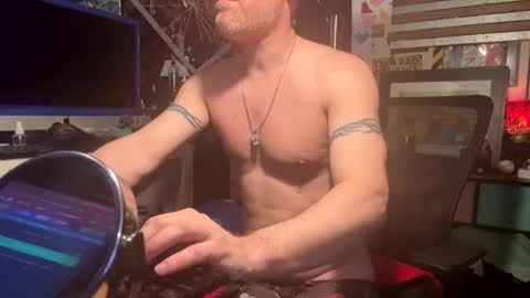 Str8 online show from April 15, 6:59 pm