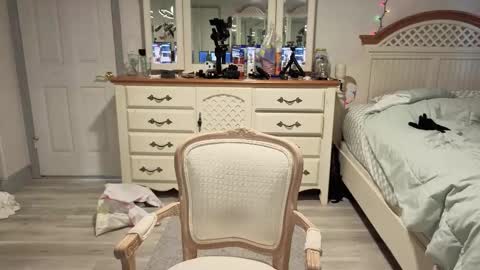 str8whiteboy21 online show from December 13, 8:14 pm