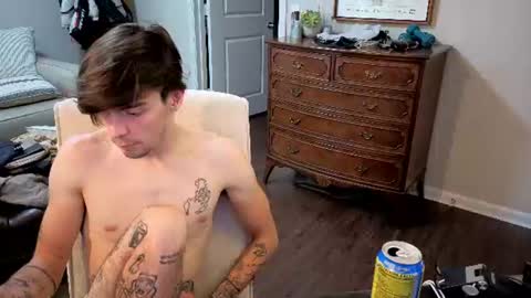 str8whiteboy21 online show from June 15, 4:42 pm