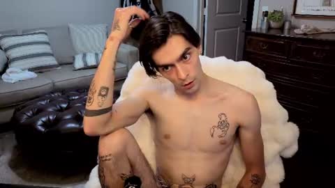 str8whiteboy21 online show from June 19, 2:05 am