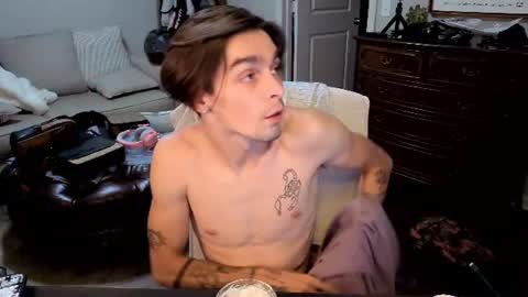 str8whiteboy21 online show from June 27, 3:33 am