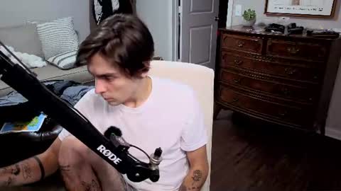 str8whiteboy21 online show from July 16, 4:18 am