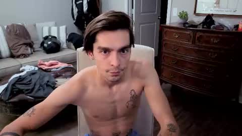 str8whiteboy21 online show from July 28, 4:05 pm