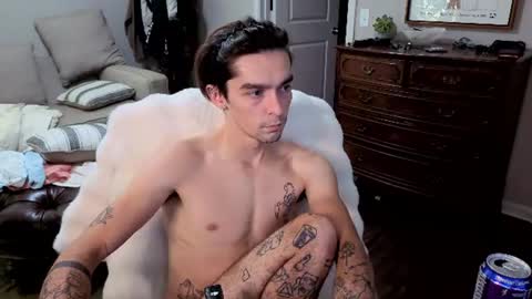 str8whiteboy21 online show from August 6, 2:30 pm