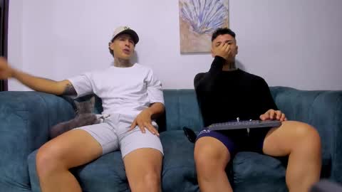 Snapshot of straight__friends chatting on September 12, 1:44 pm straight__friends online show from September 12, 1:44 pm