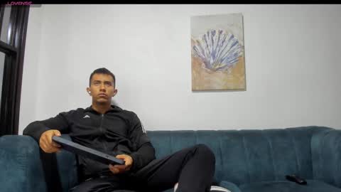 Snapshot of straight__friends chatting on November 7, 2:50 pm straight__friends online show from November 7, 2:50 pm