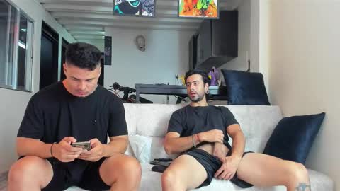 Snapshot of straight__friends chatting on November 21, 3:11 pm straight__friends online show from November 21, 3:11 pm