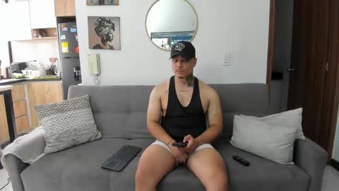 Snapshot of straight__friends chatting on May 20, 1:39 pm straight__friends online show from May 20, 1:39 pm
