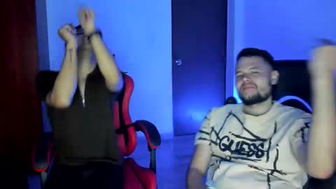 Snapshot of straight_boys_hornys chatting on December 14, 11:26 am straight_boys_hornys online show from December 14, 11:26 am