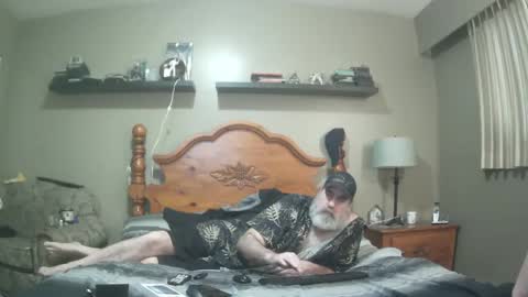 Straightbear4you online show from February 17, 11:42 pm