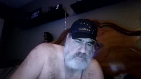 Snapshot of straightbear4you chatting on May 20, 9:04 am Straightbear4you online show from May 20, 9:04 am