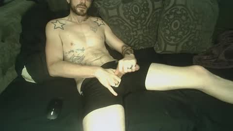 Snapshot of straitpipermann22 chatting on September 12, 4:18 pm straitpipermann22 online show from September 12, 4:18 pm