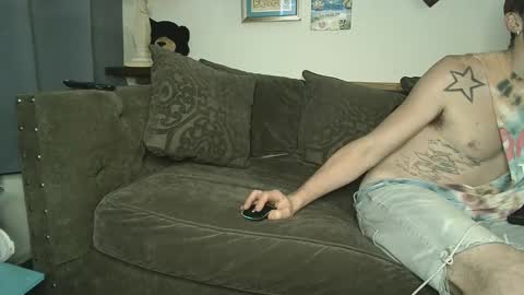 Snapshot of straitpipermann22 chatting on October 6, 1:36 am straitpipermann22 online show from October 6, 1:36 am