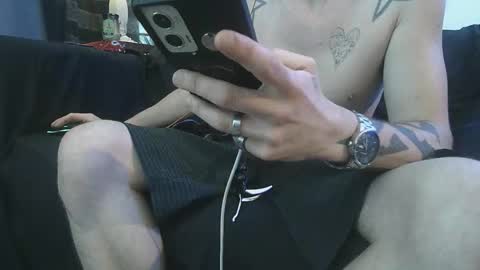 Snapshot of straitpipermann22 chatting on October 28, 9:28 pm straitpipermann22 online show from October 28, 9:28 pm