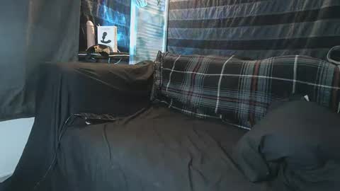 Snapshot of straitpipermann22 chatting on November 11, 7:03 pm straitpipermann22 online show from November 11, 7:03 pm