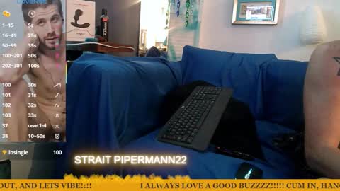 straitpipermann22 online show from December 13, 7:53 pm