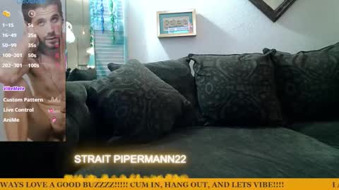 Snapshot of straitpipermann22 chatting on December 15, 1:10 am straitpipermann22 online show from December 15, 1:10 am