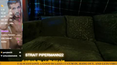 Snapshot of straitpipermann22 chatting on December 17, 2:39 am straitpipermann22 online show from December 17, 2:39 am