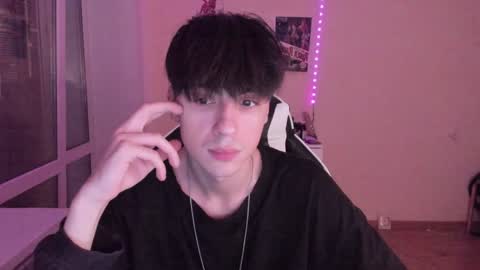 Snapshot of stralght_twinks chatting on December 5, 2:53 am Ray online show from December 5, 2:53 am