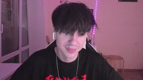 Snapshot of stralght_twinks chatting on December 22, 1:34 am Ray online show from December 22, 1:34 am