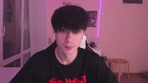 Snapshot of stralght_twinks chatting on December 30, 1:48 am Ray online show from December 30, 1:48 am