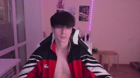 Snapshot of stralght_twinks chatting on January 8, 5:05 am Ray online show from January 8, 5:05 am