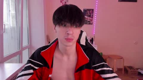 Snapshot of stralght_twinks chatting on January 8, 12:26 pm Ray online show from January 8, 12:26 pm