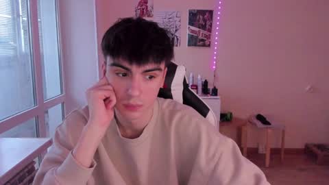 Snapshot of stralght_twinks chatting on January 17, 1:24 pm Ray online show from January 17, 1:24 pm