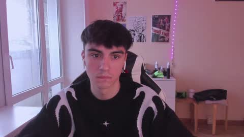 Snapshot of stralght_twinks chatting on January 24, 11:48 am Ray online show from January 24, 11:48 am