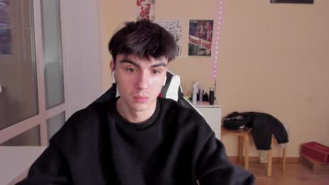 Snapshot of stralght_twinks chatting on February 2, 2:34 pm Ray online show from February 2, 2:34 pm