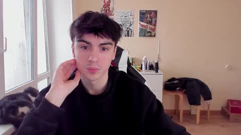 Snapshot of stralght_twinks chatting on February 5, 12:49 pm Ray online show from February 5, 12:49 pm