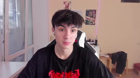 Snapshot of stralght_twinks chatting on February 11, 2:02 pm Ray online show from February 11, 2:02 pm