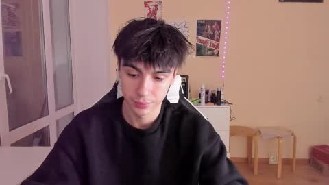 Snapshot of stralght_twinks chatting on February 13, 3:14 pm Ray online show from February 13, 3:14 pm