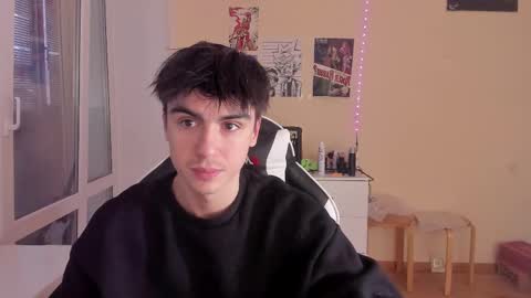 Snapshot of stralght_twinks chatting on February 16, 3:05 pm Ray online show from February 16, 3:05 pm