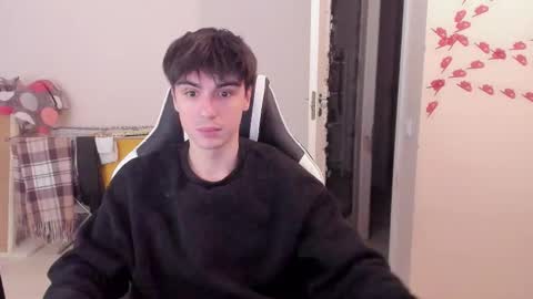 Snapshot of stralght_twinks chatting on February 25, 4:31 pm Ray online show from February 25, 4:31 pm