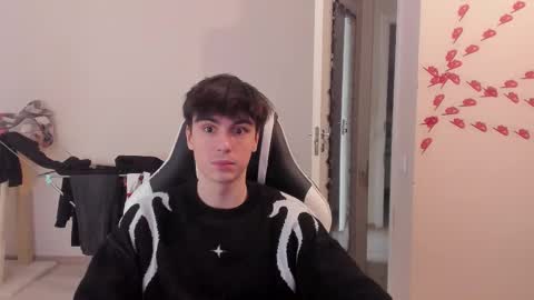 Snapshot of stralght_twinks chatting on February 28, 12:31 pm Ray online show from February 28, 12:31 pm